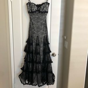 Tadashi Strapless Black/White Lace Gown Size 2.